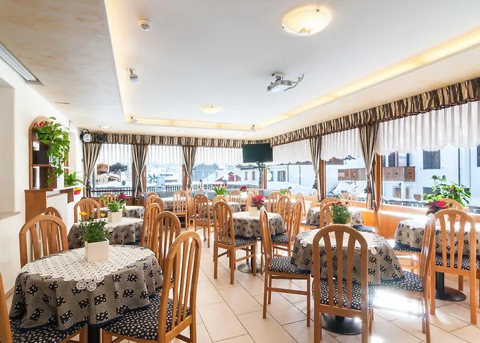 Edelweiss فندق تّشيرفييا