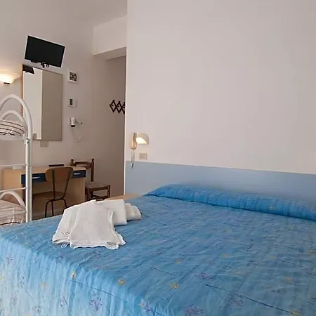 Edelweiss Hotel *
