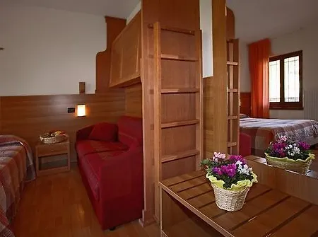 Edelweiss Hotel *