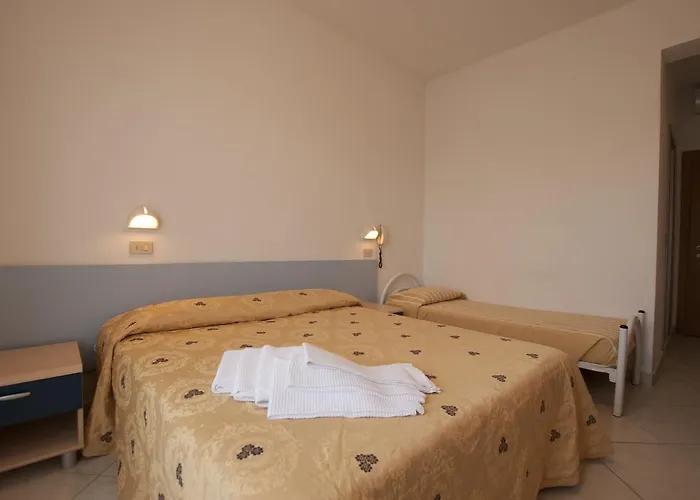 Edelweiss Hotel *