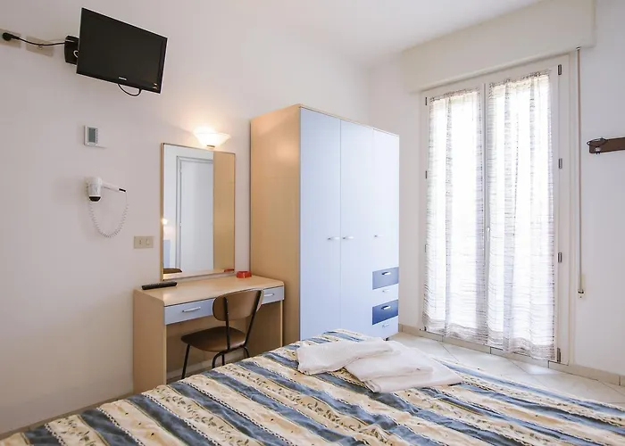 Edelweiss Hotel *